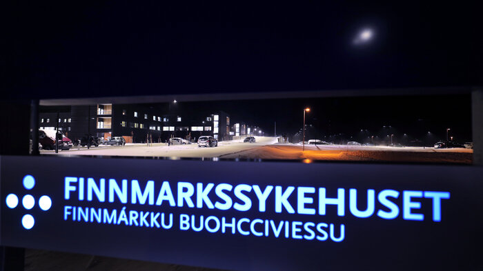bilde av inngangspartiet på finnmarksykehuset