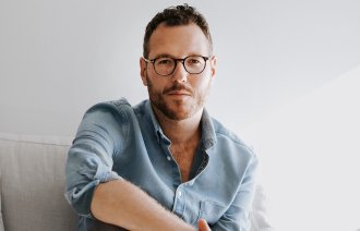 Bildet viser forfatter og sykepleier Marcus Jarl