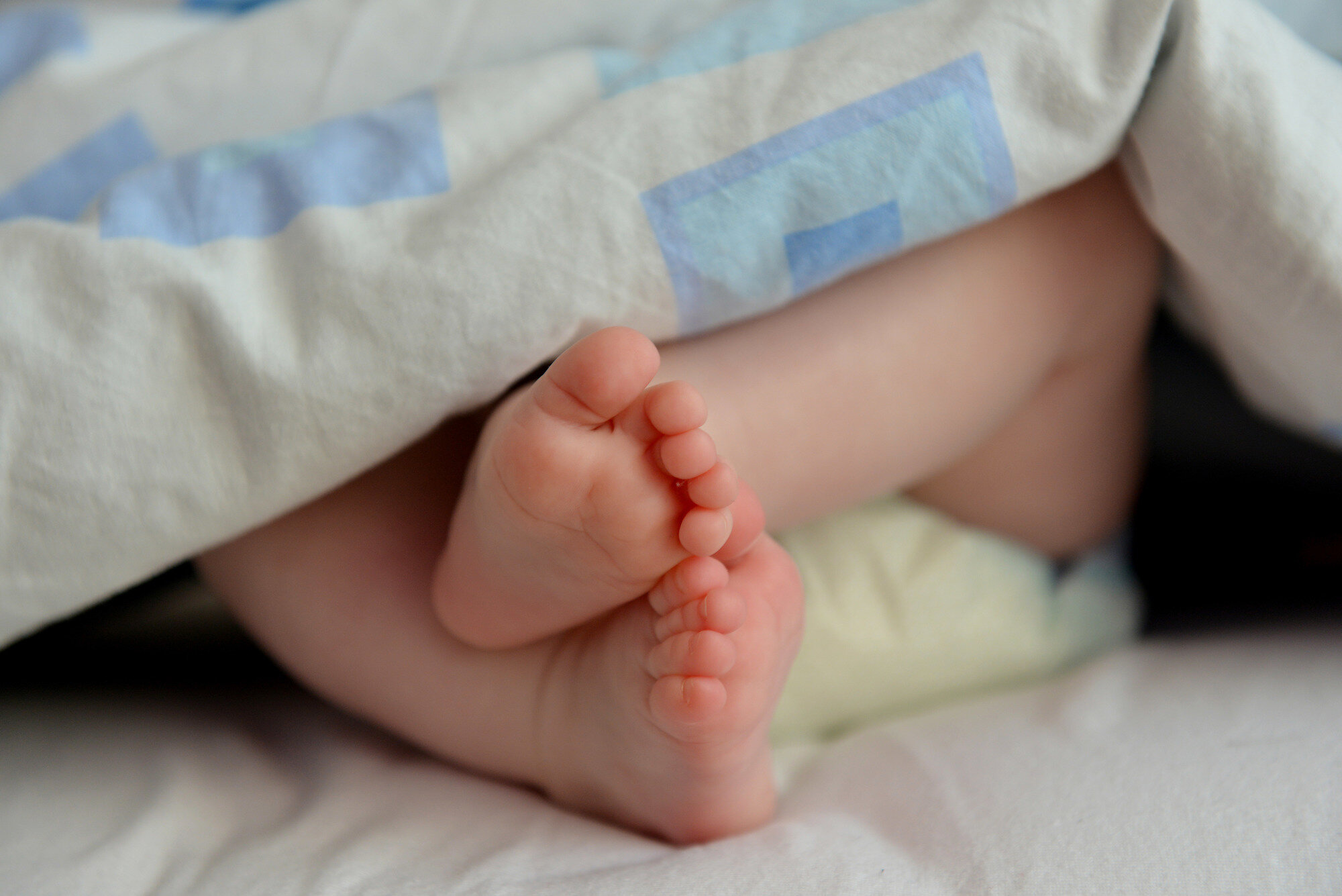 Baby under dyne Baby under dyne