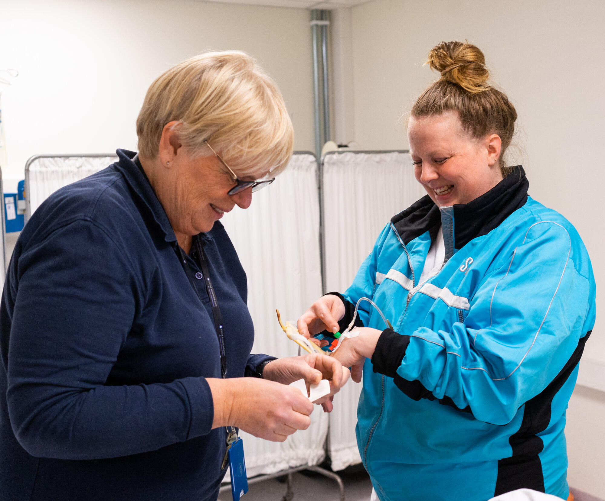 Elisabeth Einarson og Annika Johansen Bildet viser Elisabeth Einarson og Annika Johansen