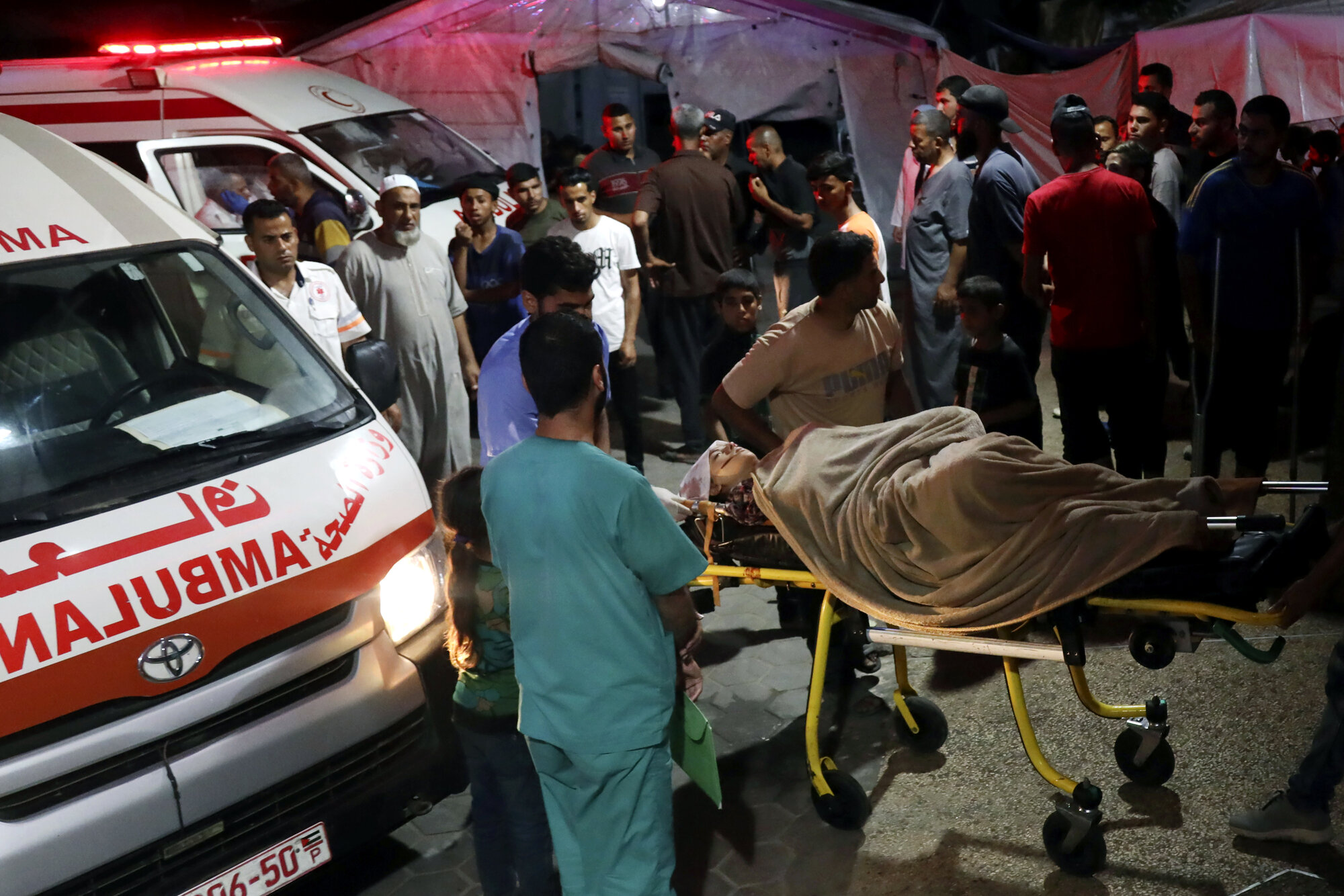 Bildet viser palistinske sårede som frktes til al-Aqsa Martyrs hospital in Deir al-Balah, central Gaza Strip, Thursday, June 6, 2024. Bildet viser palistinske sårede som frktes til al-Aqsa Martyrs hospital in Deir al-Balah, central Gaza Strip, Thursday, June 6, 2024.