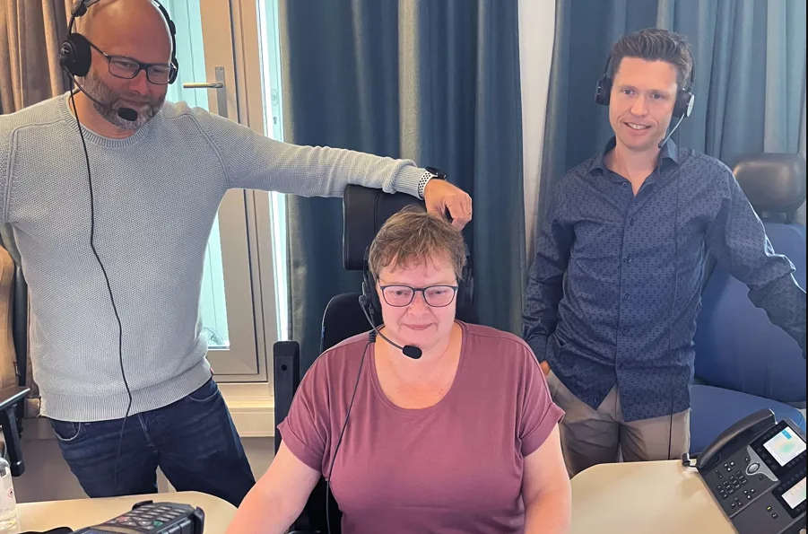 AMK-sentralen, St. Olavs hospital Bildet viser leger og operatør ved AMK-sentralen.
