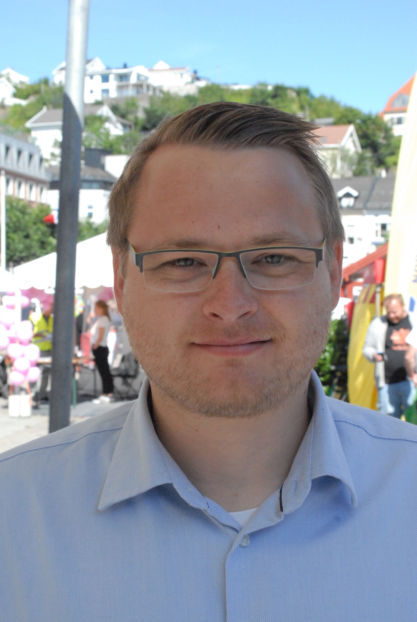 Dennis Søndergård fra Nordens velferdssenter. Dennis Søndergård fra Nordens velferdssenter mener antallet norske kommuner kan være utfordrende for implementering av ny velferdsteknologi.