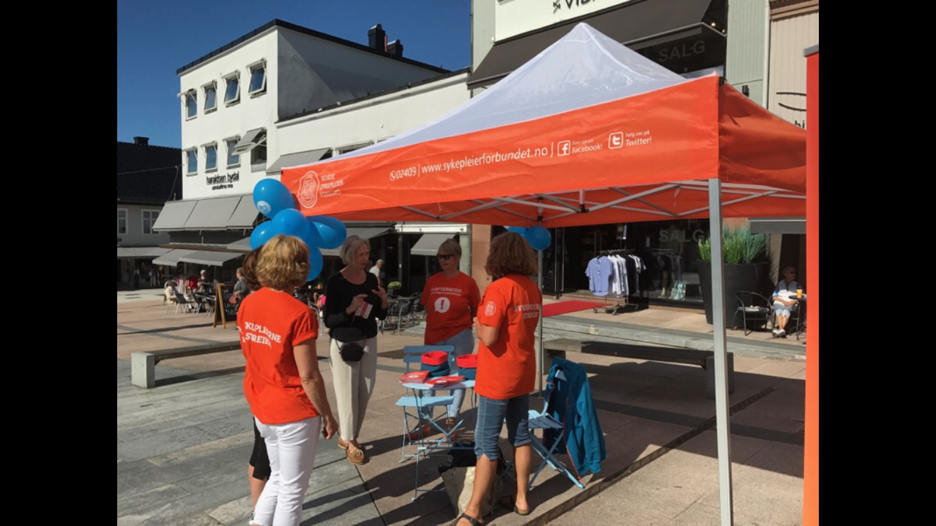 streik, Kreftforeningen, Tønsberg Bildet viser streikende sykepleiere i Tønsberg.