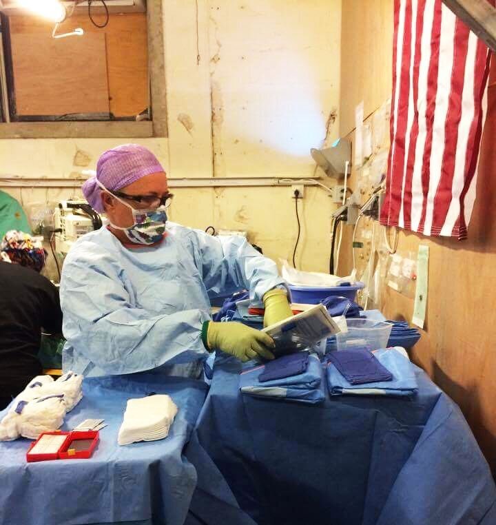 Bildet viser Solveig på operasjonsstua. Bildet viser Solveig på operasjonsstua.