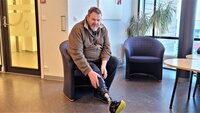 Kjell Løvik Kjell Løvik er glad for å ha fått amputert høyrebeinet