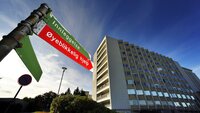 Ålesund sjukehus Bildet viser en fasade på Ålesund sjukehus