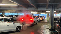 Bilde av kø i parkeringshuset på Ahus Bilde av kø i parkeringshuset på Ahus
