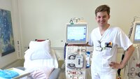 Jakob på dialyse bildet viser Jakob på dialyse