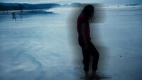 Bilde av kvinne på strand