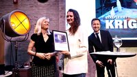 Bildet viser Marit Fonn og Nina E. H. Hauge i Sykepleien sammen med vaktsjef Håkon Mosvold Larsen i NTB. Bildet viser Marit Fonn og Nina E. H. Hauge i Sykepleien sammen med vaktsjef Håkon Mosvold Larsen i NTB.