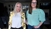 Lill Sverresdatter Larsen og Silje Naustvik (leder og nestleder i Norsk Sykepleierforbund) Bildet viser Lill Sverresdatter Larsen og Silje Naustvik i NSF