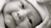 Baby Bildet viser en nyfødt baby.