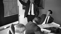 Odd Aukrust i Statistisk Sentralbyrå Odd Aukrust i Statistisk Sentralbyrå forklarer økonomisk statistikk