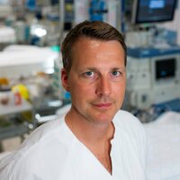 Bildet viser Knut Magne Kolstadbråten på en traumestue.